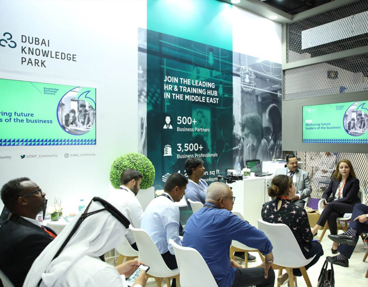 People at the HR Summit event